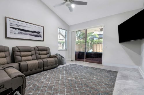 6617 25th Ter, Boca Raton FL  33496-2019 exterior