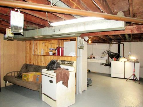 77 Chestnut Ave, Torrington CT 06790-5138 exterior