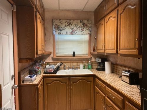 2 Wilfred St, Montclair, NJ 07042-1644