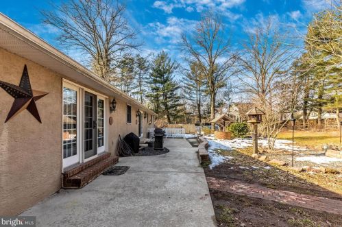 265 Old State Rd, Limerick PA 19468-3214 exterior