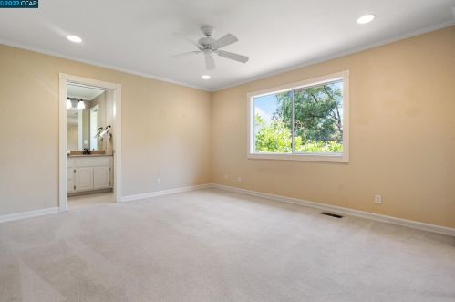 1194 Court Ln, Concord CA 94518-1744 exterior