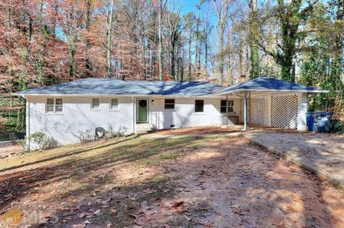 3185 Cloverhurst Dr, Atlanta GA 30344-4509 exterior