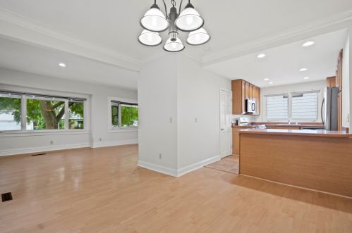 3563 Cramer St, Milwaukee WI 53211-2506 exterior