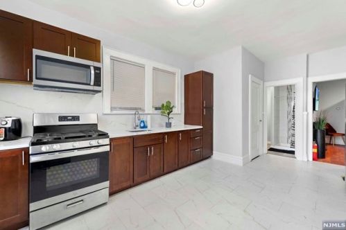 87 21st St, Irvington NJ  07111-4558 exterior