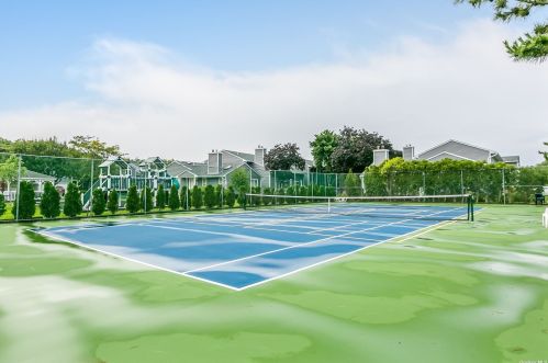 156 Alicia Dr, Babylon NY 11703-4035 exterior