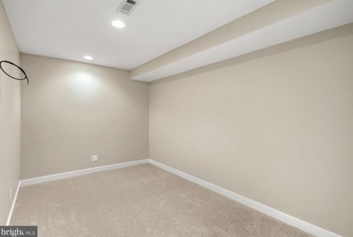 4721 Jasmine Dr, Rockville MD exterior