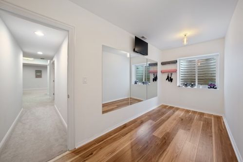 697 Parkside Ave, Elmhurst IL 60126-5029 exterior