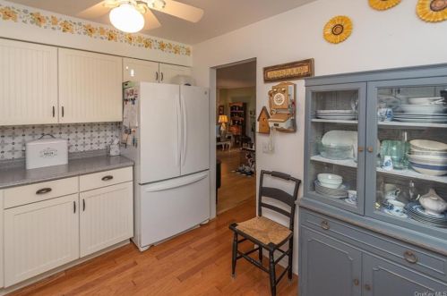 35 Sycamore Dr, Middletown NY 10940-5406 exterior