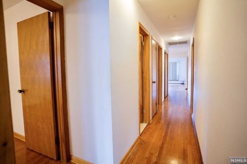 214 8 St, Fairview NJ 07022-1306 exterior