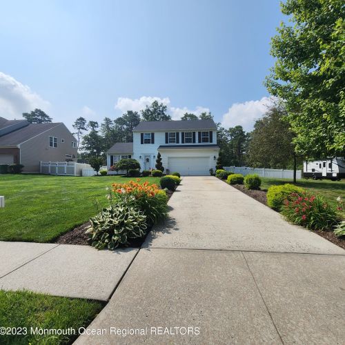 421 Virginia Ave, Berkeley Township, NJ 08721-2877