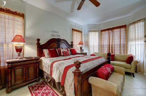 332 Shoreline Cir, Fort Pierce FL 34986-2913 exterior