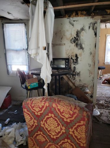 1362 Chase St, Gary IN 46404-2057 exterior