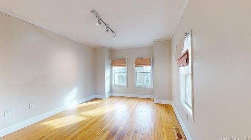 110 Lafayette St, Milford CT 06460-4714 exterior