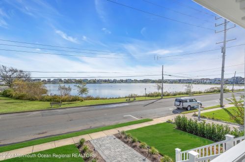 400 Newark Ave, Point Pleasant Beach NJ 08742-4141 exterior