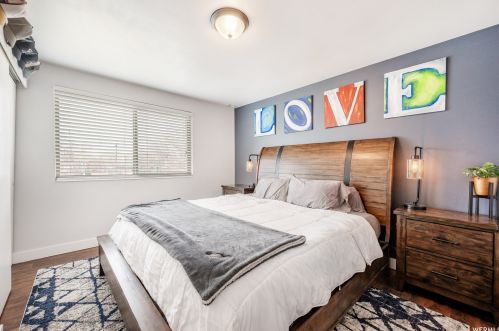 983 Dry Gulch Cir, Sandy UT 84094-5520 exterior