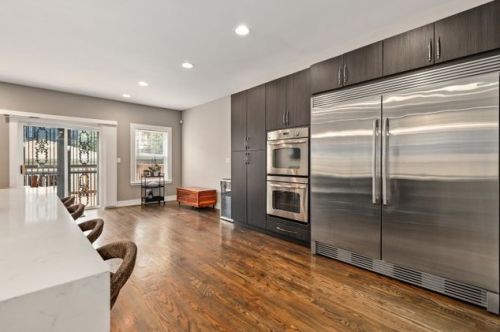 641 Bowen Ave, Chicago IL  60653-2824 exterior