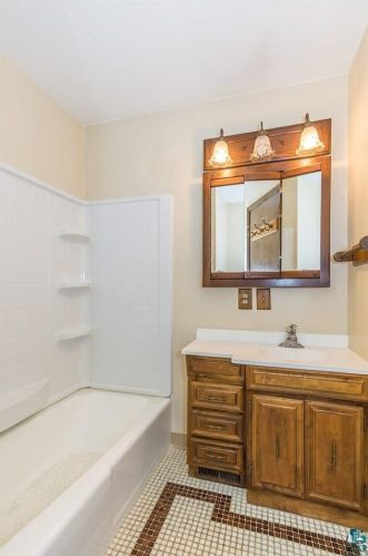 5510 Thompson Hill Rd, Duluth MN 55810-2184 exterior