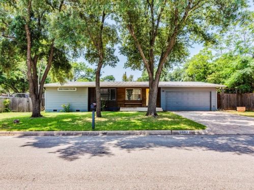 6602 Daugherty St, Austin TX  78757-2320 exterior