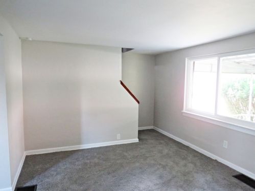 10528 Lindberg Ave, Pittsburgh PA  15235-2901 exterior