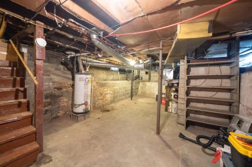 743 Bates St, Grand Rapids MI 49506-2615 exterior