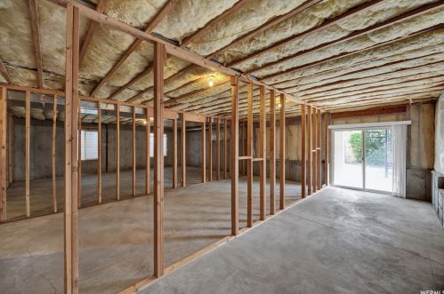 1958 Bluffside Cir, Sandy UT exterior