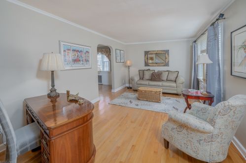 94 Henshaw Ave, Springfield, NJ 07081-2210