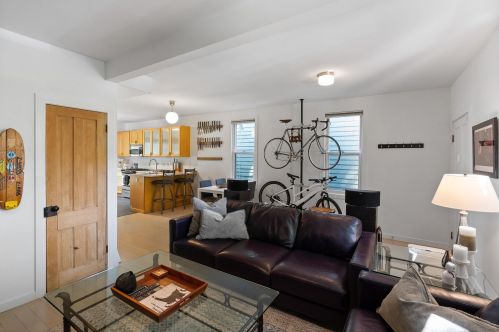 214 Vine St, Milwaukee WI 53205-1451 exterior