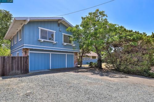 1930 Whitman Rd, Concord CA 94518-3329 exterior