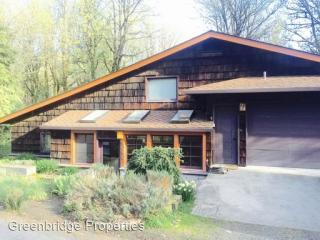5151 Barnes Rd, Portland OR  97221-1519 exterior