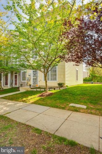 1405 Shippen Ln, Washington DC  20020-2902 exterior