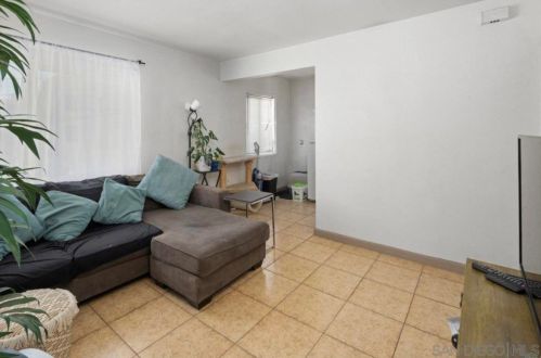 2025 Garnet Ave, San Diego CA 92109-3525 exterior