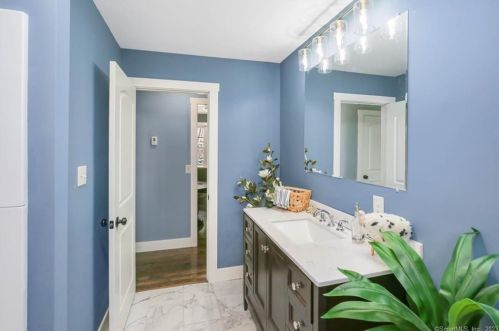 263 Mccall Rd, Exeter CT  06249-2427 exterior