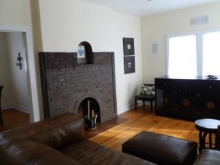 1208 Green St, Champaign IL  61821-3828 exterior