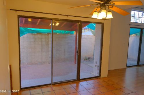 1515 Bryant Ave, Tucson AZ 85706-2917 exterior