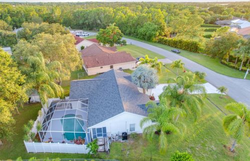 2761 Eagle Dr, Fort Pierce FL 34984-8919 exterior