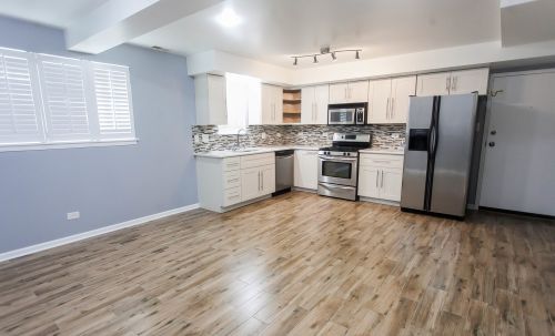 4434 Calumet Ave, Chicago, IL 60653-3374