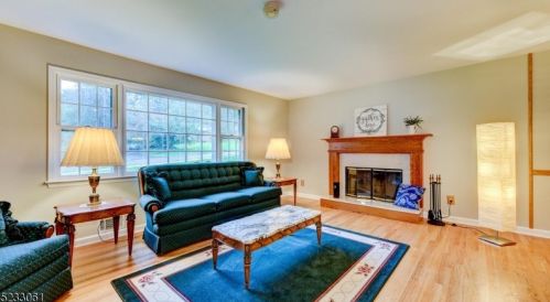 454 Stony Brk Dr, Bridgewater NJ 08807-1988 exterior