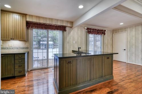 1609 Mithering Ln, Silver Spring MD 20905-7045 exterior