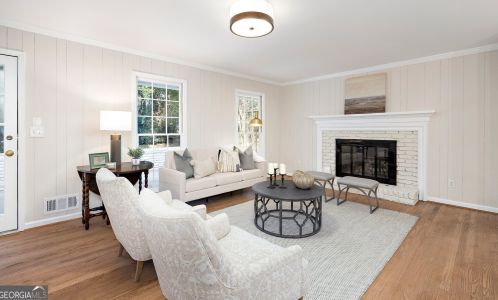 7330 Hunters Branch Dr, Atlanta GA  30328-1721 exterior