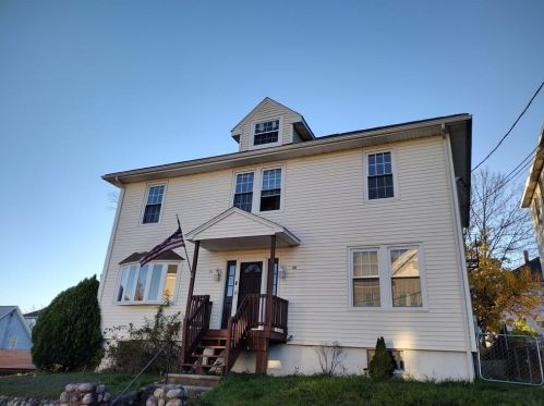 34 Mailloux St, Woonsocket RI 02895-3409 exterior