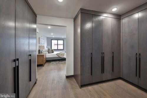 613 Bainbridge St, Philadelphia PA 19146-2413 exterior