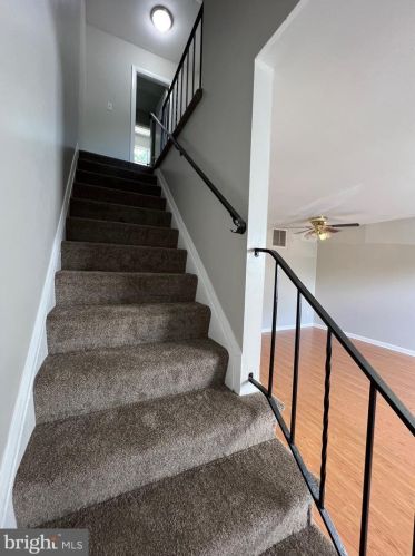 458 Mainview Ct, Glen Burnie MD 21061-6120 exterior