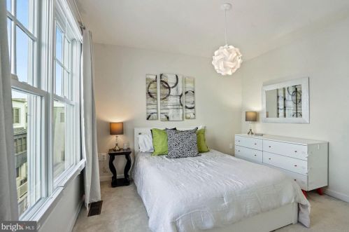 715 Alfred St, Alexandria VA 22314-1825 exterior