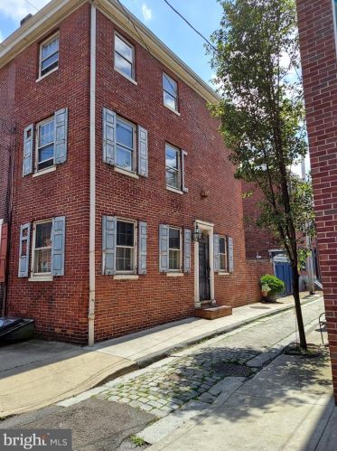 132 Catharine St, Philadelphia, PA 19147-3404