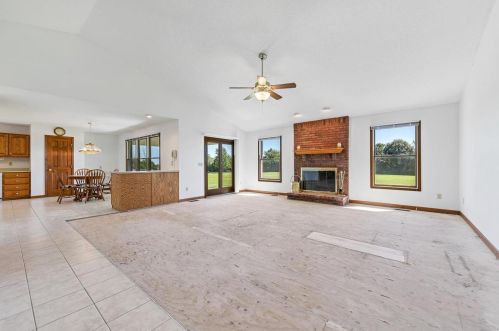 103 Wolf Trl Ct, Defiance MO 63341-1356 exterior