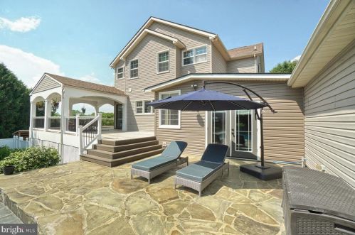 7327 Coventry Dr, Middletown MD 21769-6636 exterior