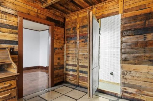 10 Amherst Ave, Pittsburgh PA 15229-1536 exterior