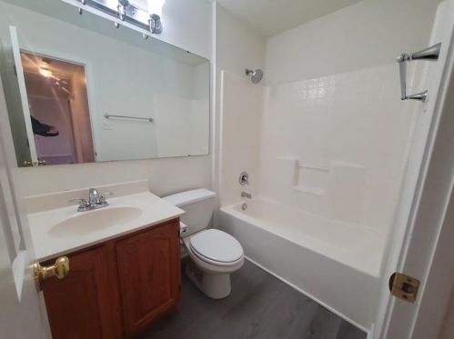 134 Nottingham Dr, Pittsburgh PA 15235-5120 exterior