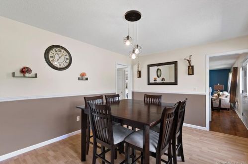 12 Canterbury Ln, Windsor CT 06095-2064 exterior