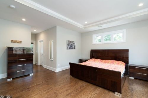 70 Elmwood Dr, Livingston NJ 07039-2231 exterior